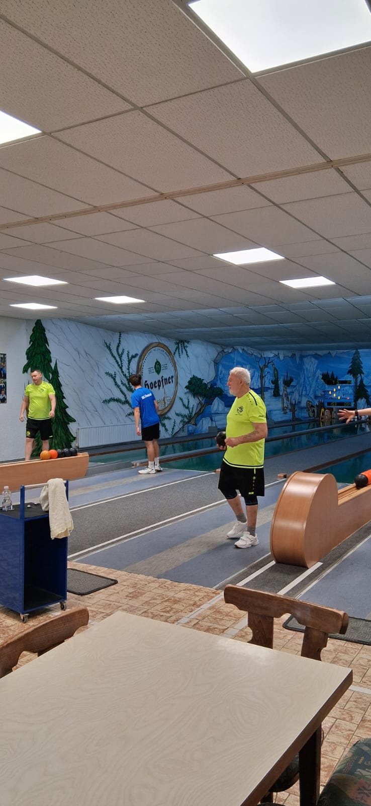 Kurt Borgwardt und René Preissler mit weiteren Spielern beim Auswärtsspiel in Ubstadt am 11. Oktober 2026