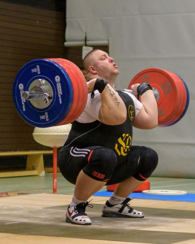 Kamil, 215kg im Stoßen